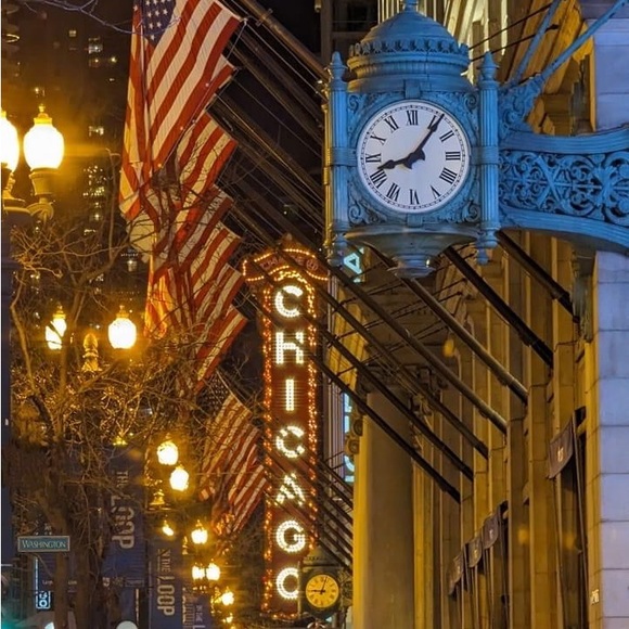 Meet your Posher The Vintage Little Store - Picture 2 of 2